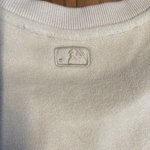 MLB Cream Sweatshirt with Ribbed Cuffs and Crew Neck - Picture 9 of 12